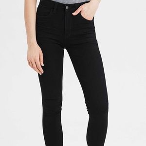 AMERICAN EAGLE BLACK SUPER STRETCH JEGGINGS